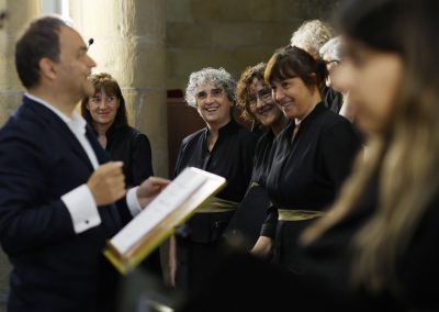 Organo emanaldia eta Andra Mari Abesbatza